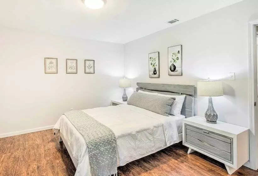 Bright Hinesville Home, 43 Mi To Savannah!