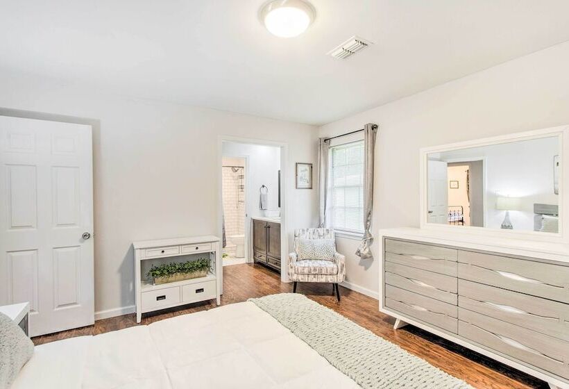 Bright Hinesville Home, 43 Mi To Savannah!