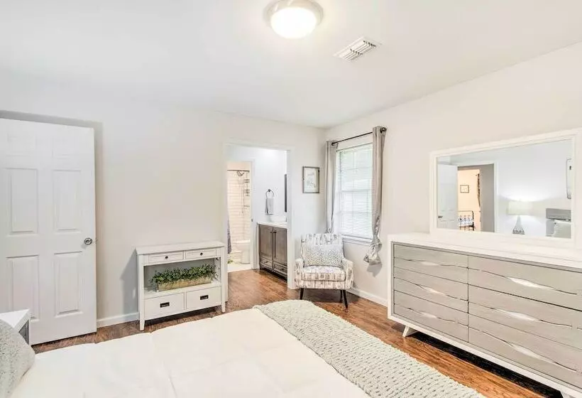 Bright Hinesville Home, 43 Mi To Savannah!