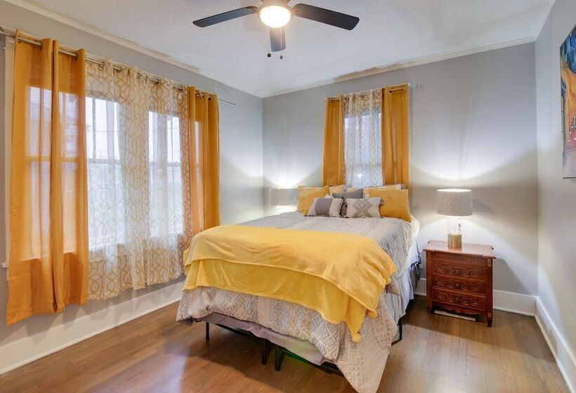 Charming Home: 2 Mi To Downtown Memphis & Zoo