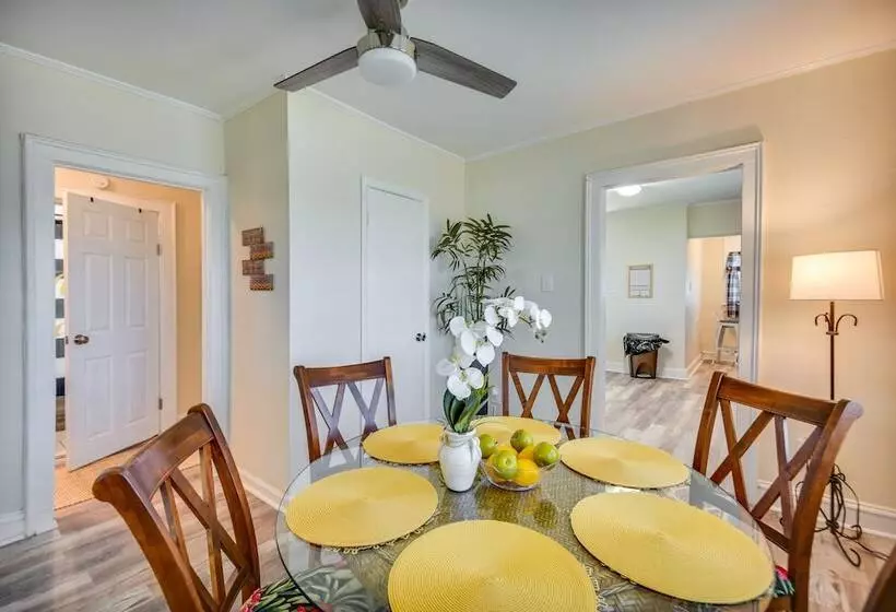 Charming Newport News Cottage < 1 Mi To Ocean!