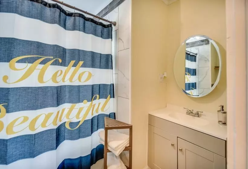 Charming Newport News Cottage < 1 Mi To Ocean!