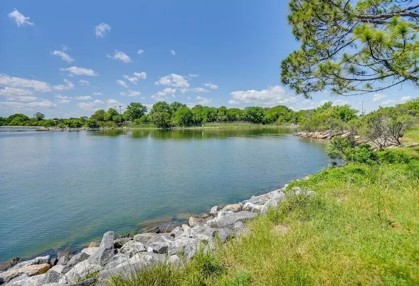 Charming Newport News Cottage < 1 Mi To Ocean!