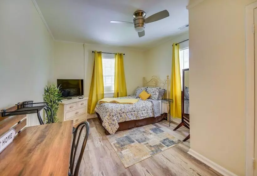 Charming Newport News Cottage < 1 Mi To Ocean!