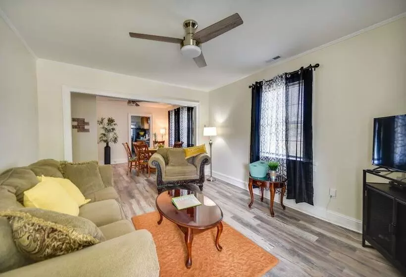 Charming Newport News Cottage < 1 Mi To Ocean!