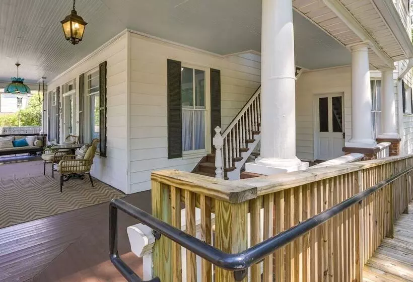 Charming Thomasville Getaway: Walk To Downtown!