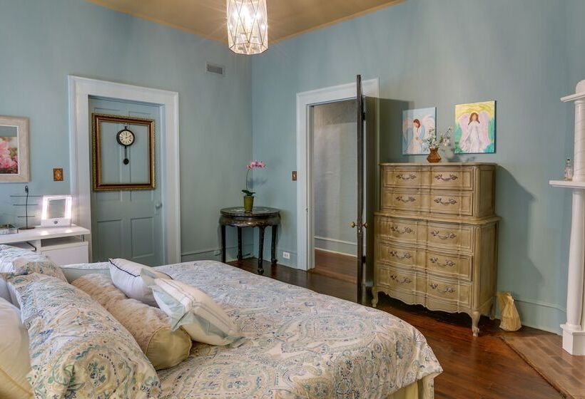 Charming Thomasville Getaway: Walk To Downtown!