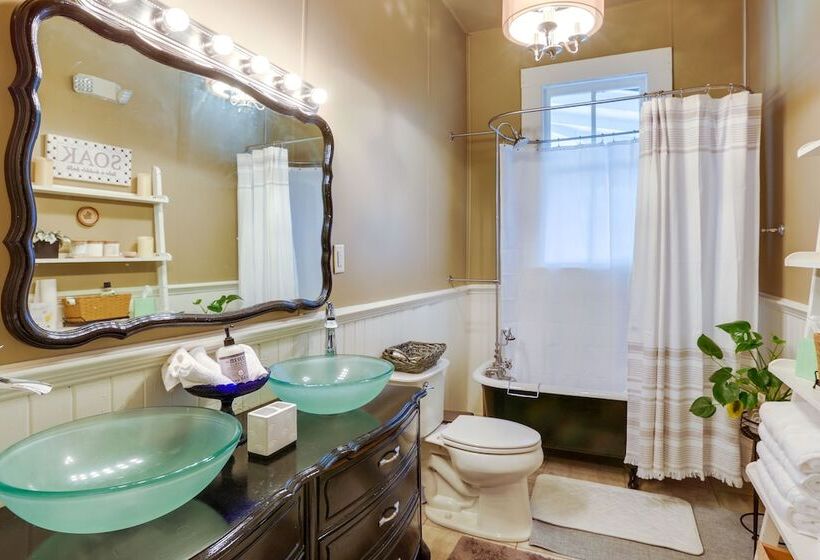 Charming Thomasville Getaway: Walk To Downtown!