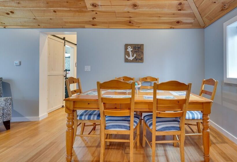 Cozy Ohio Home W/ Patio + Buckeye Lake Access!