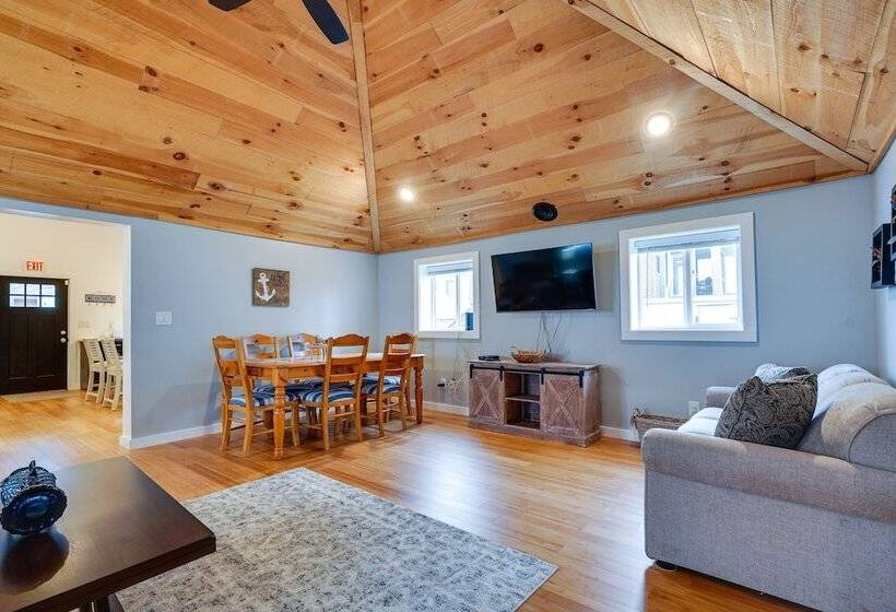 Cozy Ohio Home W/ Patio + Buckeye Lake Access!