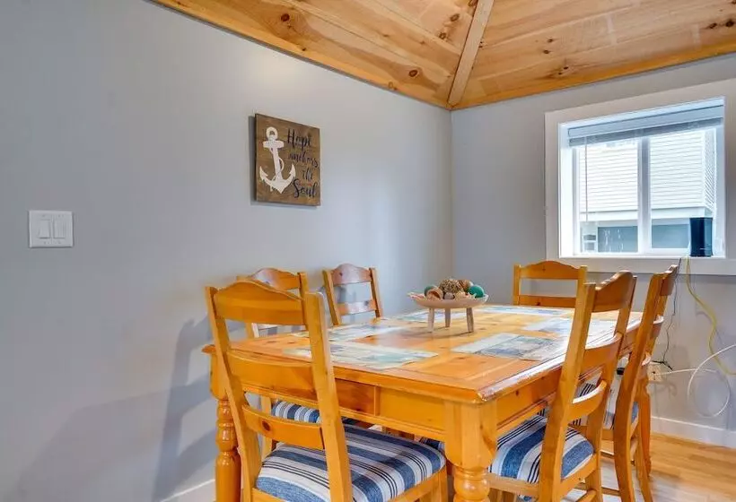 Cozy Ohio Home W/ Patio + Buckeye Lake Access!