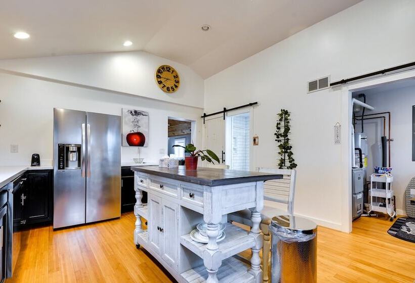 Cozy Ohio Home W/ Patio + Buckeye Lake Access!