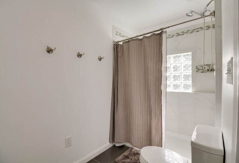 Cozy Virginia Home In Lynchburg Historic District!