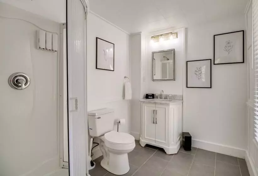 Cozy Virginia Home In Lynchburg Historic District!