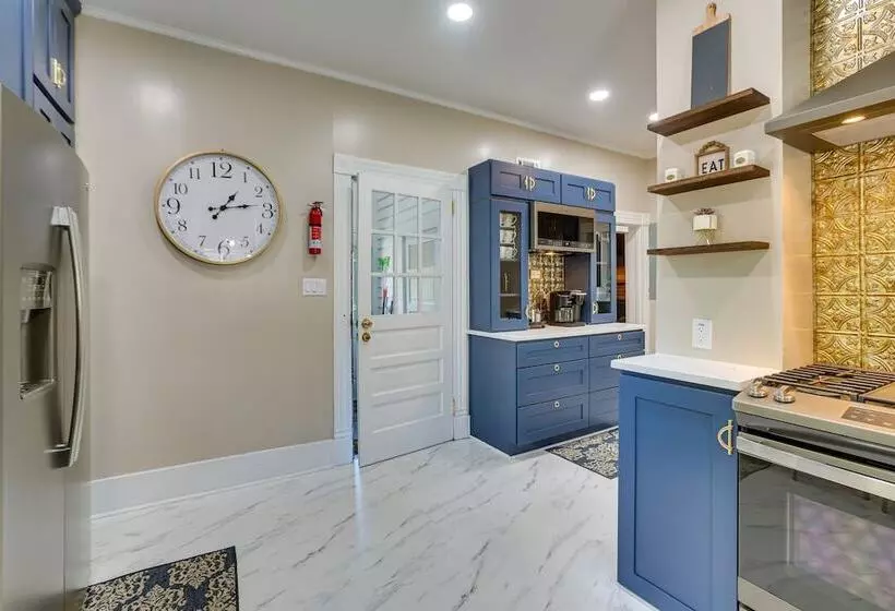 Danville Retreat W/ Hot Tub & Cozy Fireplace!