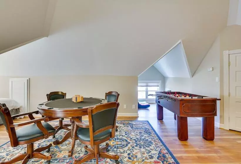 Danville Retreat W/ Hot Tub & Cozy Fireplace!