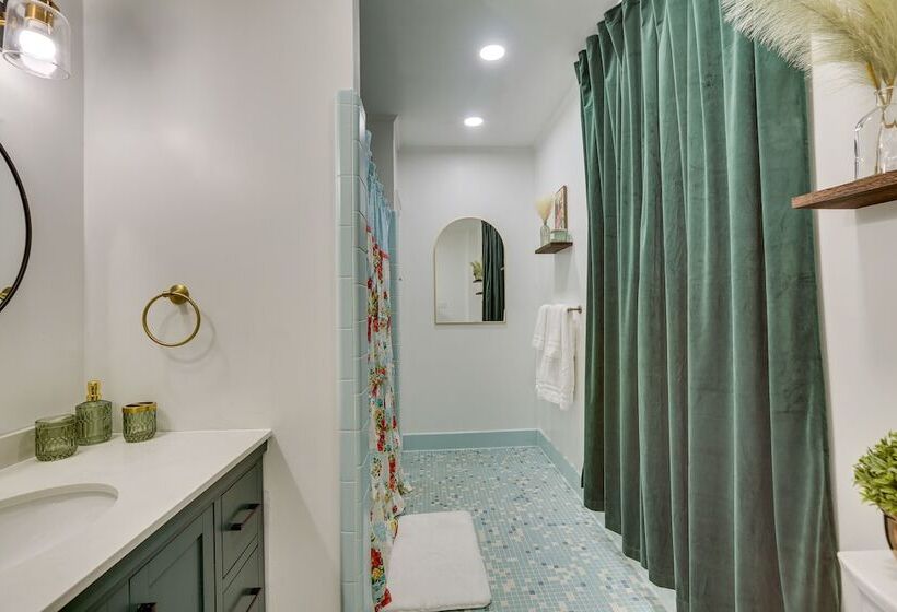 Danville Retreat W/ Hot Tub & Cozy Fireplace!