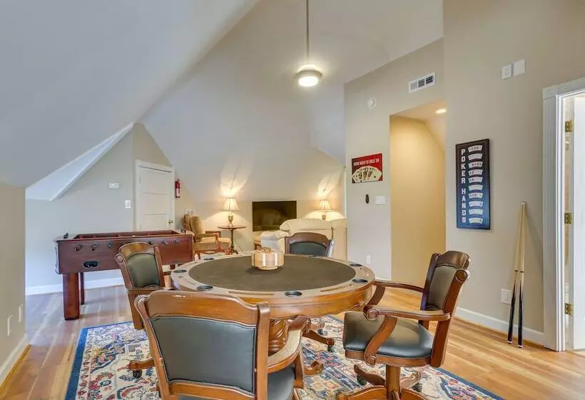 Danville Retreat W/ Hot Tub & Cozy Fireplace!