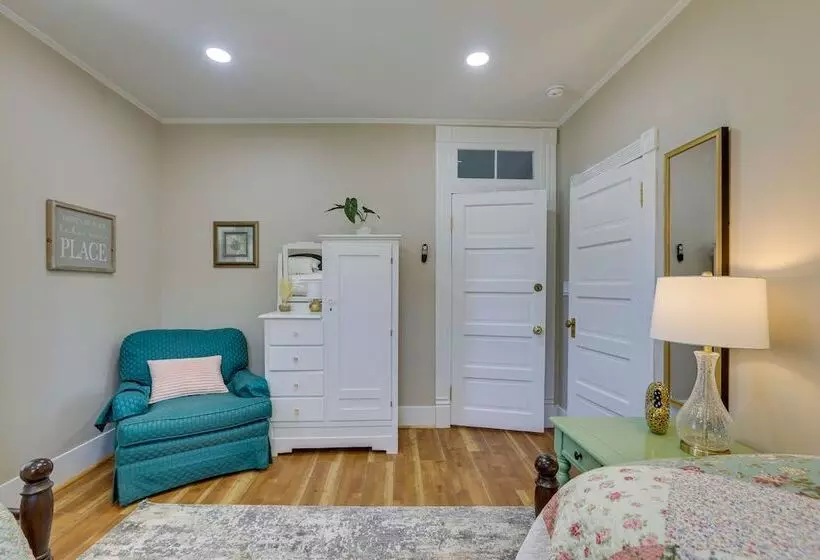 Danville Retreat W/ Hot Tub & Cozy Fireplace!