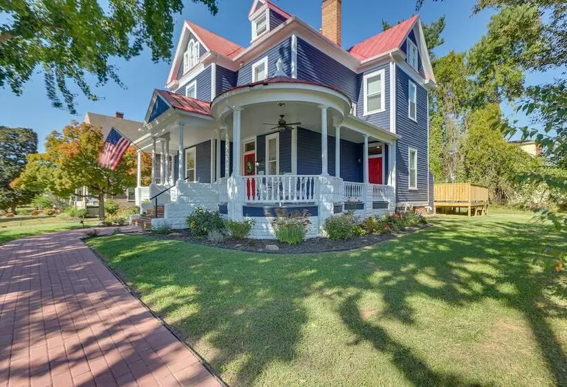 Danville Retreat W/ Hot Tub & Cozy Fireplace!