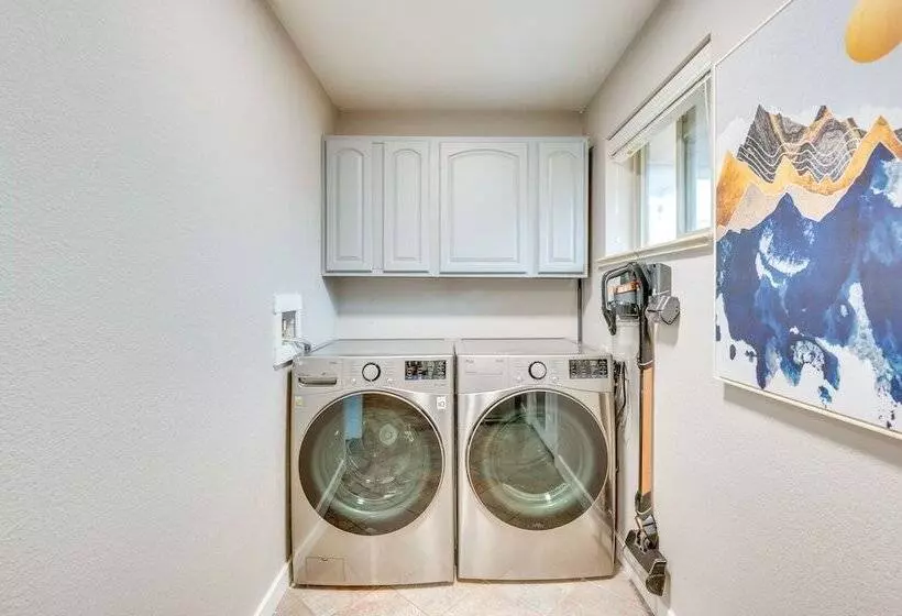 Dog Friendly Arvada Retreat W/ Fenced In Yard!