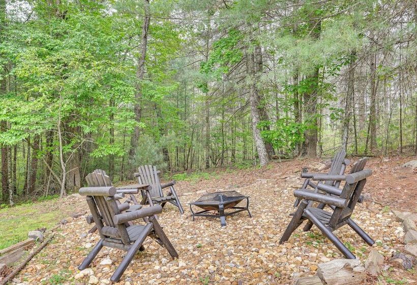 Ellijay Cabin: Resort Amenities & Mtn Views!