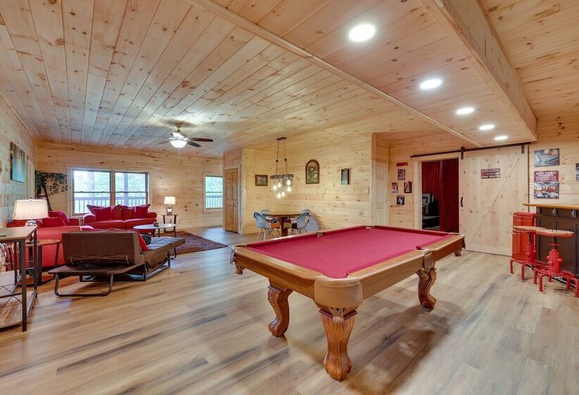 Ellijay Cabin: Resort Amenities & Mtn Views!