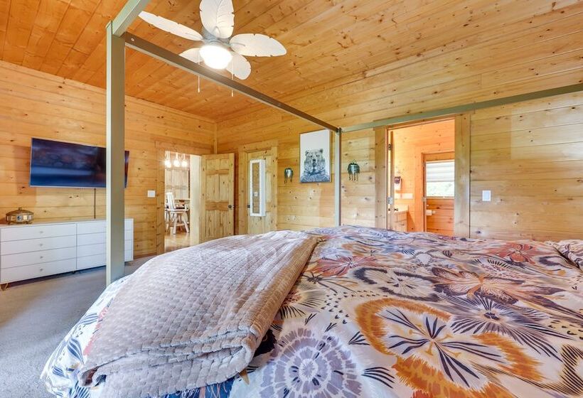 Ellijay Cabin: Resort Amenities & Mtn Views!