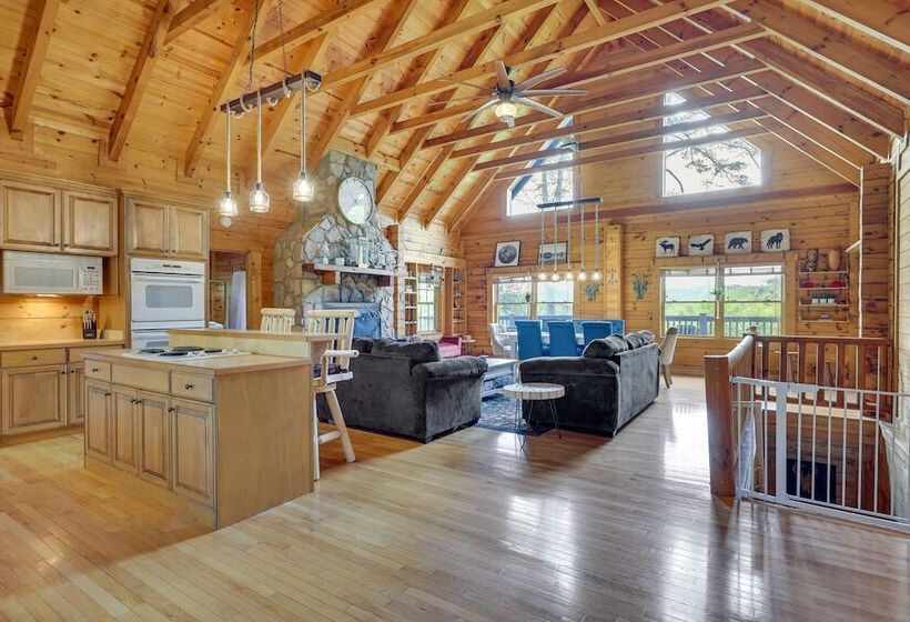 Ellijay Cabin: Resort Amenities & Mtn Views!