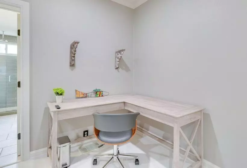 Family Friendly Bastrop Home   Walk To Downtown!