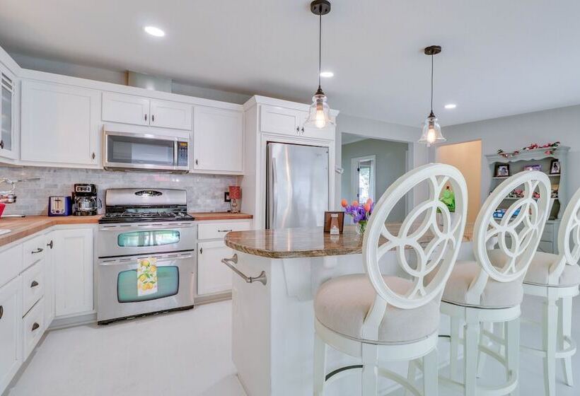 Family Friendly Bastrop Home   Walk To Downtown!