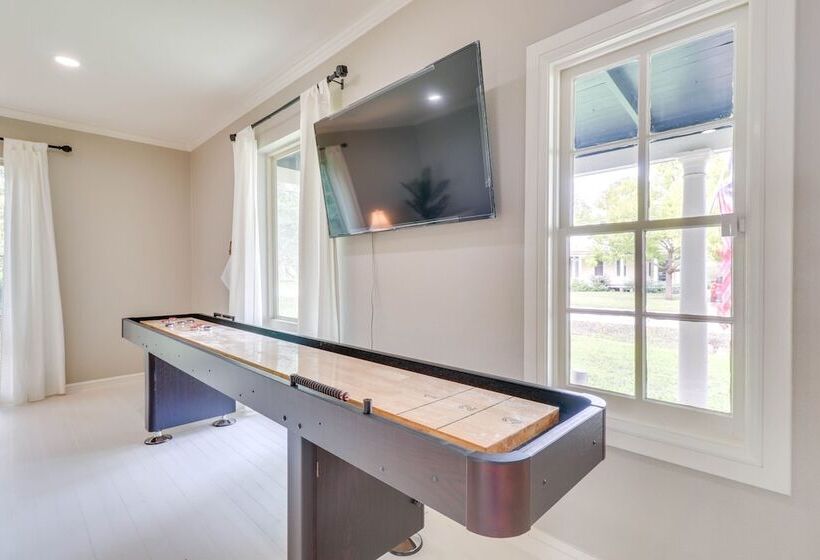 Family Friendly Bastrop Home   Walk To Downtown!