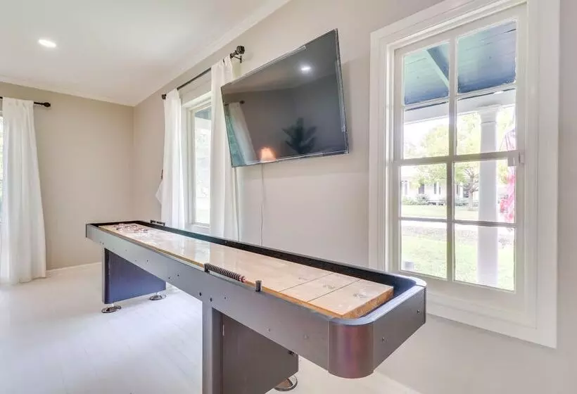 Family Friendly Bastrop Home   Walk To Downtown!