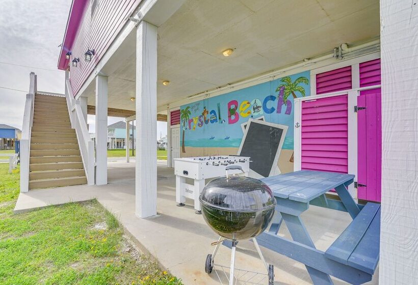 Family Friendly Crystal Beach Home: Steps To Beach