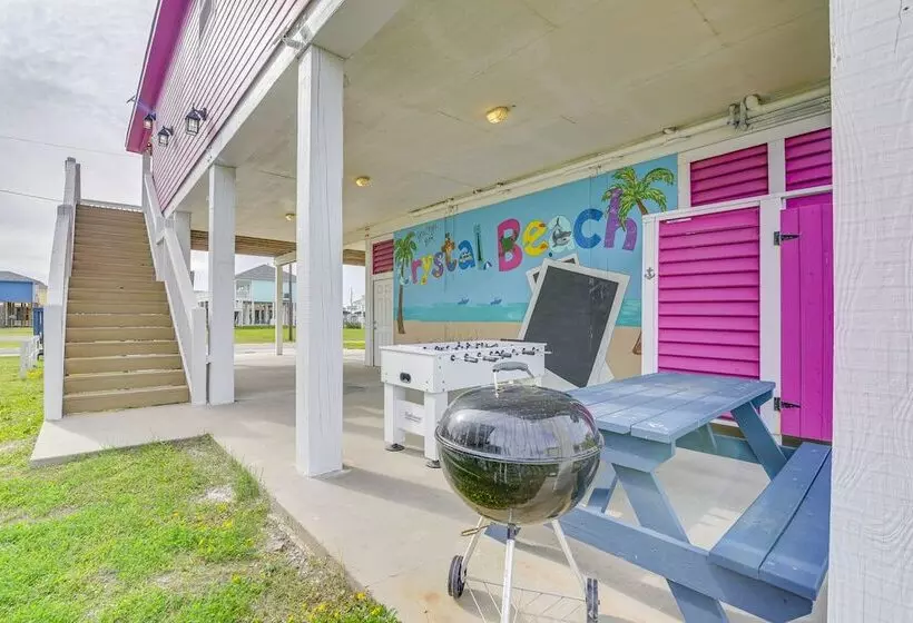Family Friendly Crystal Beach Home: Steps To Beach