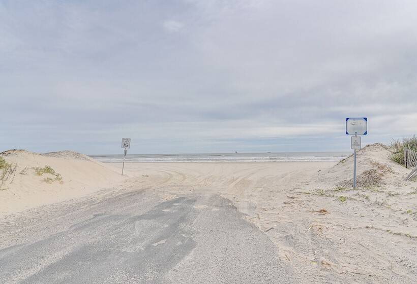 Family Friendly Crystal Beach Home: Steps To Beach