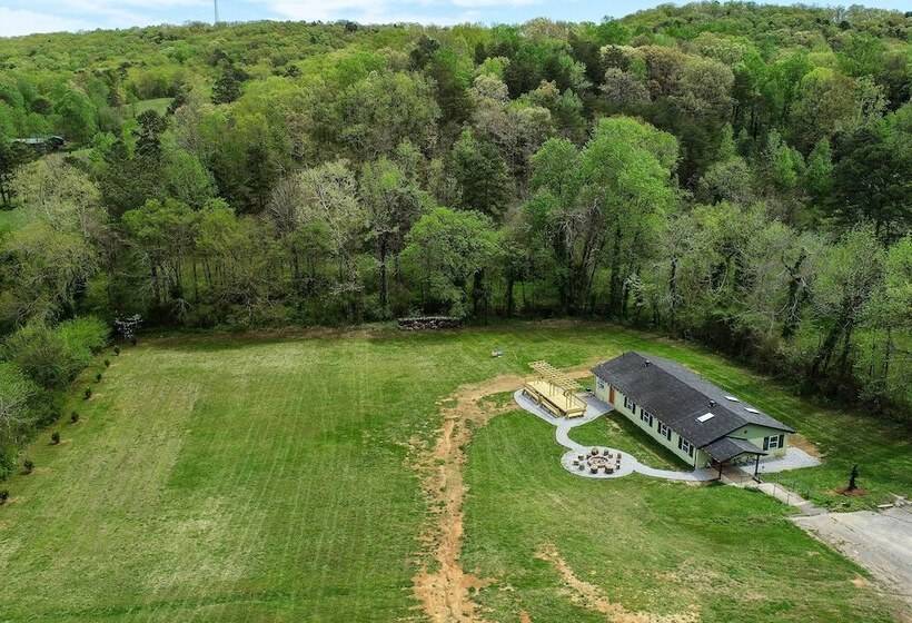 Ga Retreat ~ 10 Mi To Rock City Chattanooga!