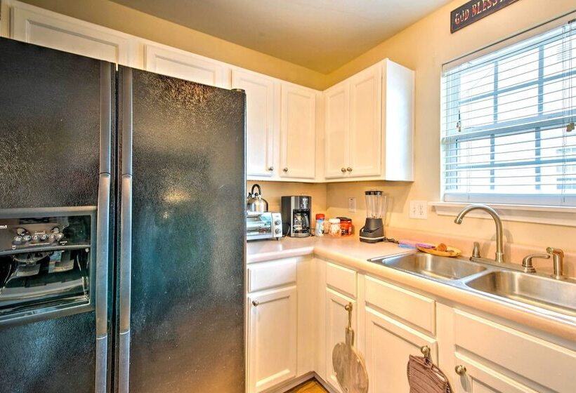 Central Austell Home W/ Furnished Deck & Grill!