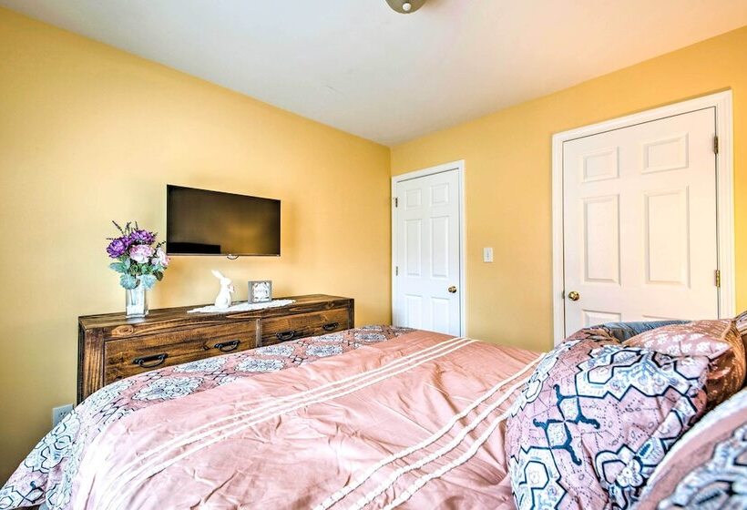 Central Austell Home W/ Furnished Deck & Grill!