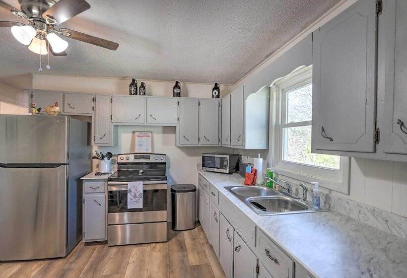 Georgia Vacation Home Near Blue Ridge Lake!