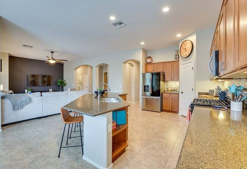 Beautiful Goodyear Home W/ Pool & Gas Grill!