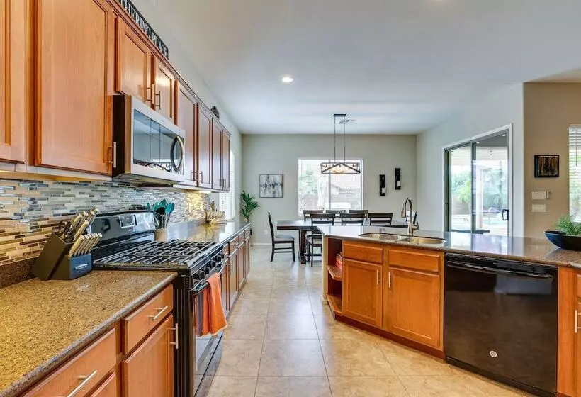Beautiful Goodyear Home W/ Pool & Gas Grill!