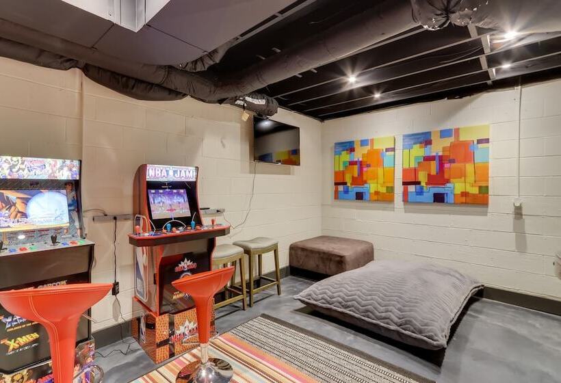 Gorgeous Ellijay Cabin: Private Hot Tub + Fire Pit