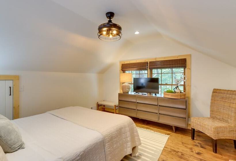 Gorgeous Ellijay Cabin: Private Hot Tub + Fire Pit