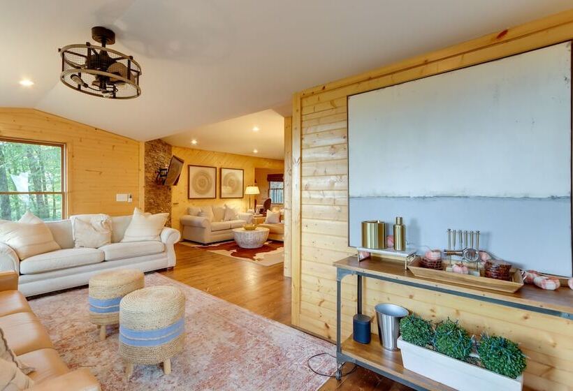 Gorgeous Ellijay Cabin: Private Hot Tub + Fire Pit