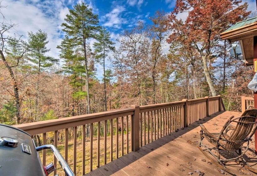 Gorgeous Ellijay Retreat W/ Private Hot Tub!