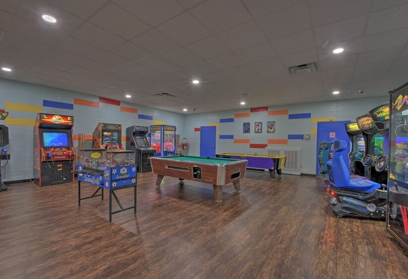 Gorgeous Ellijay Retreat W/ Private Hot Tub!