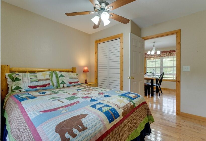 Hiawassee Riverfront Cabin: 7 Mi To Lake Chatuge!