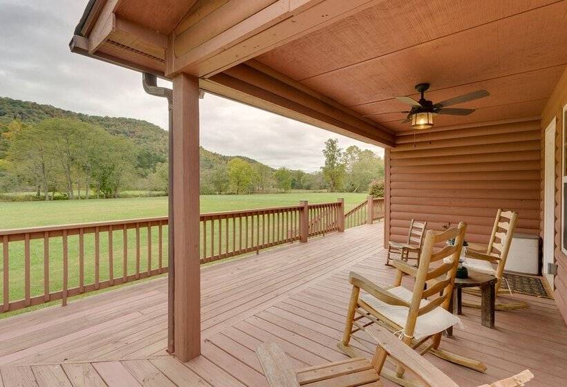Hiawassee Riverfront Cabin: 7 Mi To Lake Chatuge!