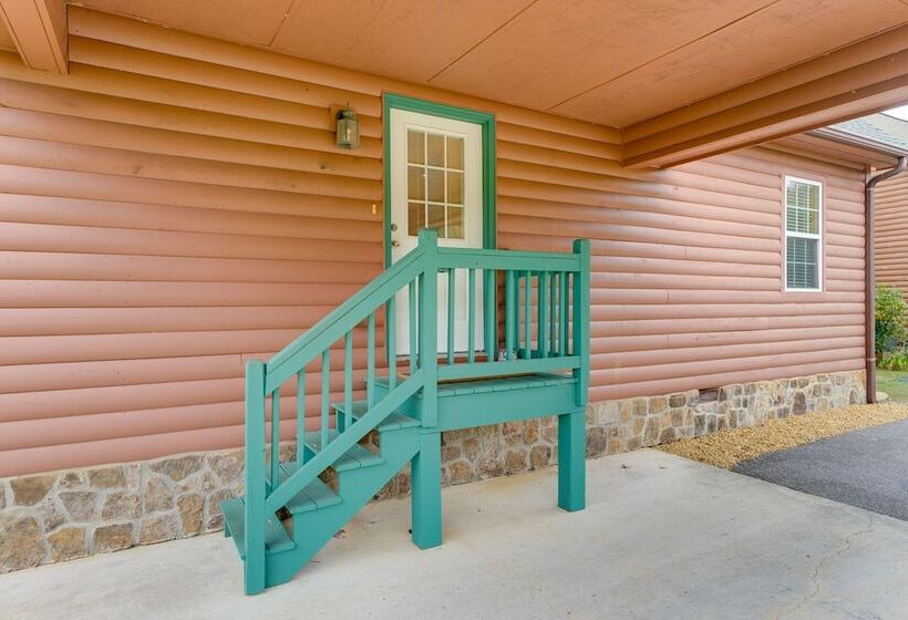 Hiawassee Riverfront Cabin: 7 Mi To Lake Chatuge!
